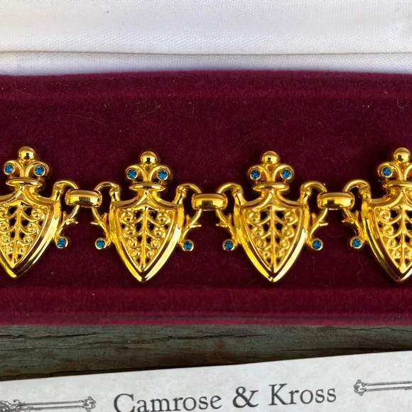 Camrose & Kross 18k gold-plated French Herald bracelet. - Picture 5 of 9